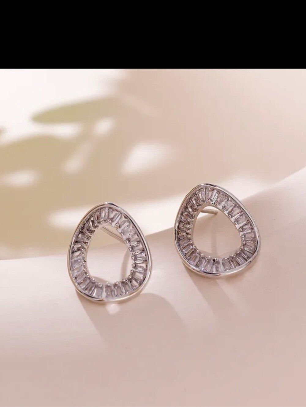 Silver Round Diamond Stud Earrings